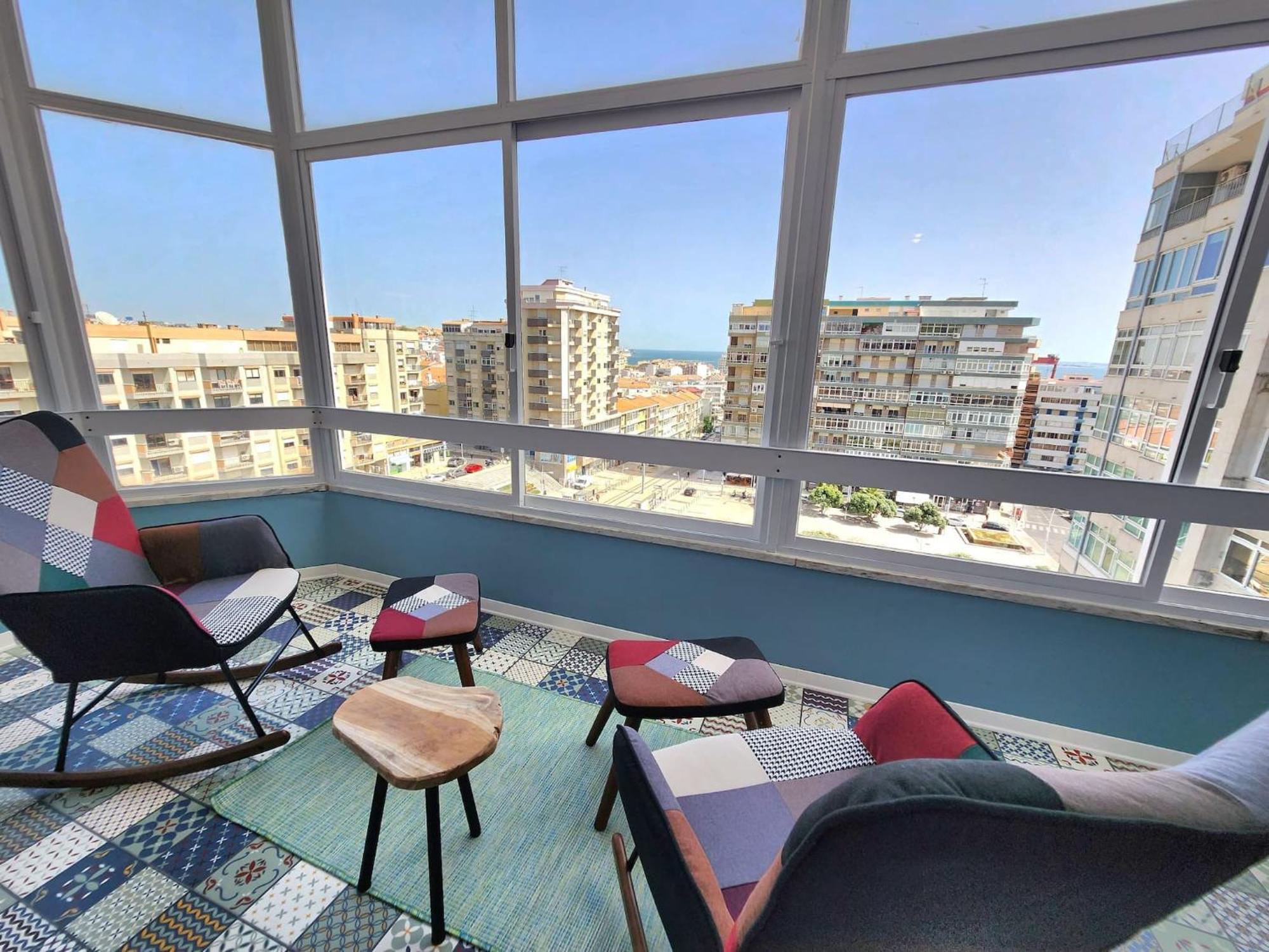 Cozy Apartment In Central Almada W Swing Chairs Luaran gambar
