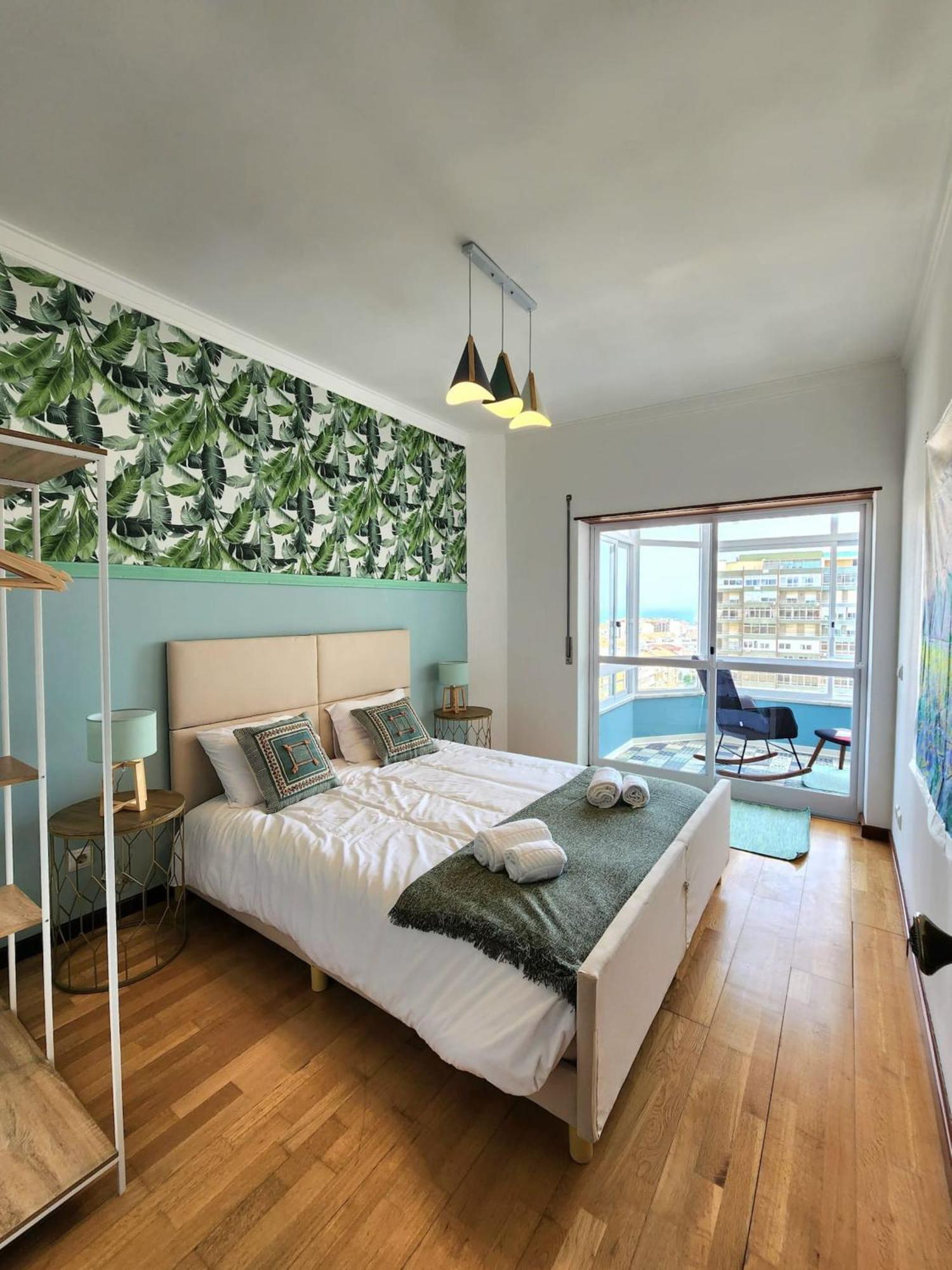 Cozy Apartment In Central Almada W Swing Chairs Luaran gambar