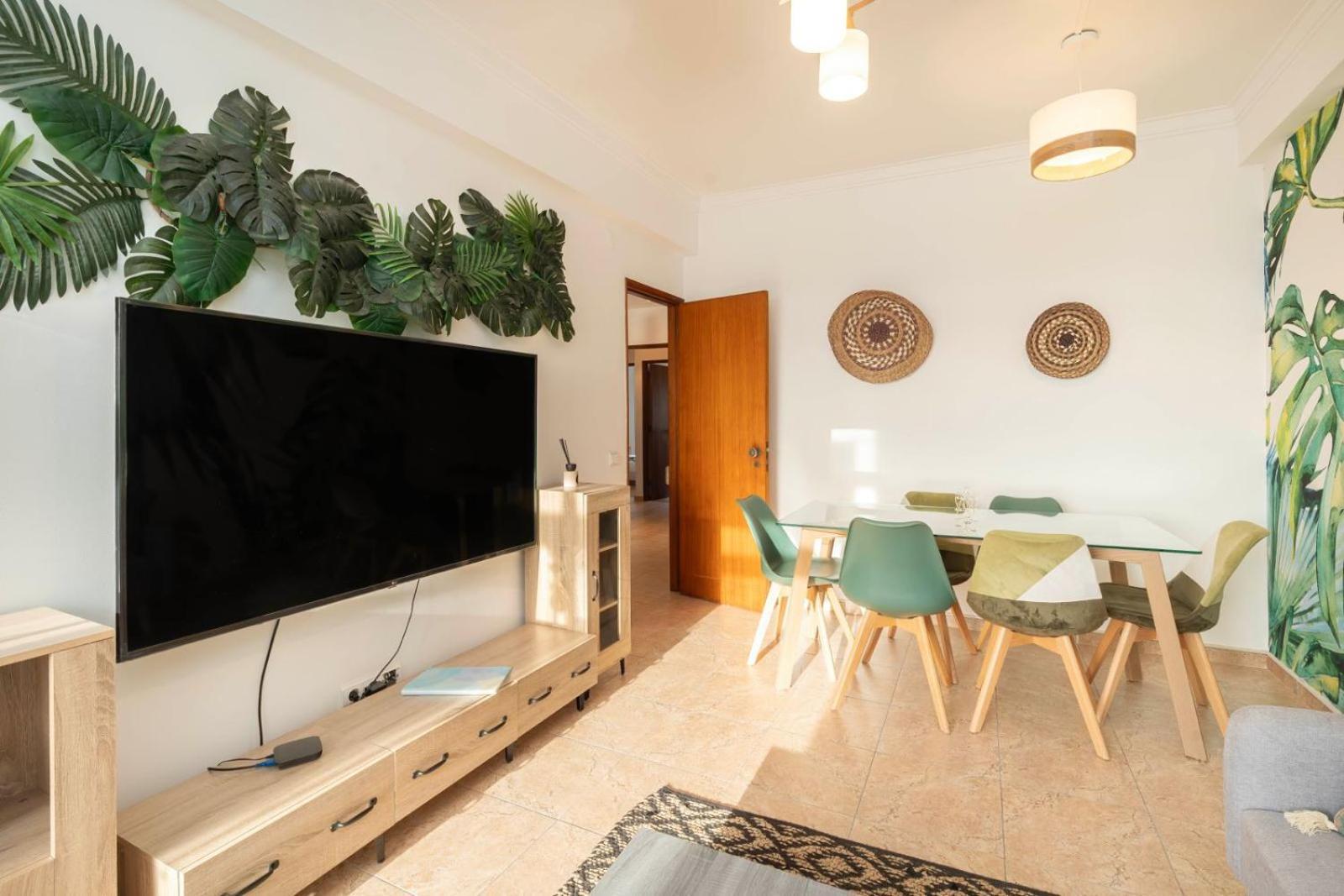 Cozy Apartment In Central Almada W Swing Chairs Luaran gambar